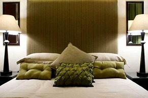 Flying Falcon Guesthouse