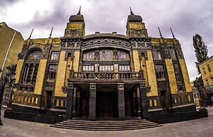 Renaissance Boutique Hotel