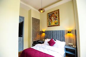 Renaissance Boutique Hotel