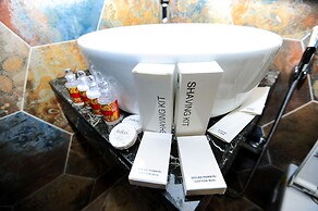 Renaissance Boutique Hotel