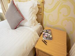 OYO Lamphey Hall Hotel