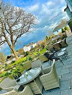 OYO Lamphey Hall Hotel