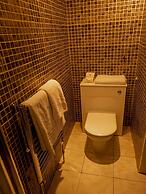 OYO Lamphey Hall Hotel