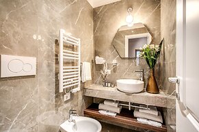 Tree Charme Parliament Boutique Hotel