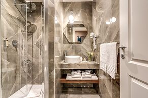 Tree Charme Parliament Boutique Hotel