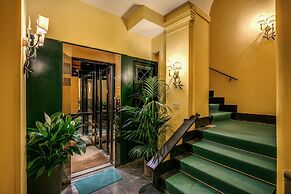 Tree Charme Parliament Boutique Hotel