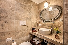 Tree Charme Parliament Boutique Hotel