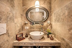 Tree Charme Parliament Boutique Hotel