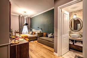 Tree Charme Parliament Boutique Hotel