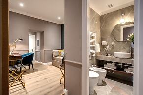 Tree Charme Parliament Boutique Hotel