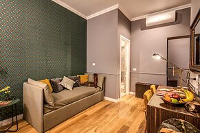 Tree Charme Parliament Boutique Hotel