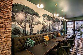 Tree Charme Parliament Boutique Hotel