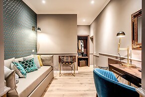 Tree Charme Parliament Boutique Hotel