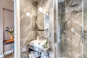 Tree Charme Parliament Boutique Hotel