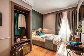 Tree Charme Parliament Boutique Hotel