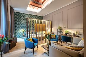 Tree Charme Parliament Boutique Hotel