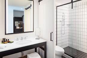 Canopy by Hilton Baltimore Harbor Point