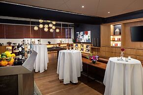 Canopy by Hilton Baltimore Harbor Point