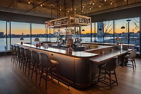 Canopy by Hilton Baltimore Harbor Point