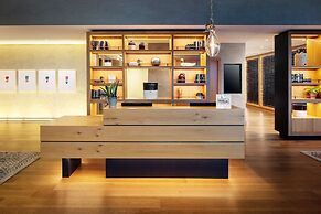 Canopy by Hilton Baltimore Harbor Point