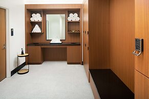 Canopy by Hilton Baltimore Harbor Point