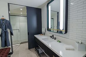 Canopy by Hilton Jersey City Arts District