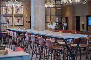 Canopy by Hilton Jersey City Arts District