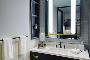 Canopy by Hilton Jersey City Arts District