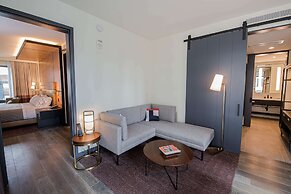 Canopy by Hilton Jersey City Arts District