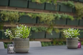 Canopy by Hilton Jersey City Arts District