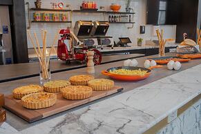 Canopy by Hilton Jersey City Arts District