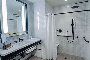 Canopy by Hilton Jersey City Arts District