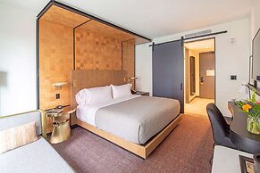 Canopy by Hilton Jersey City Arts District