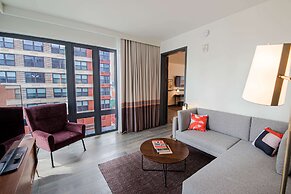 Canopy by Hilton Jersey City Arts District