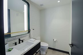 Canopy by Hilton Jersey City Arts District