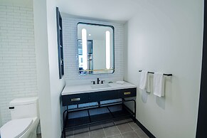 Canopy by Hilton Jersey City Arts District