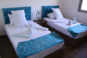 Double View Apartments