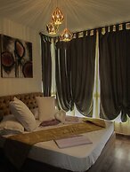 Double View Apartments