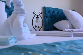 Double View Apartments