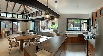 My Way Langosta Beach House