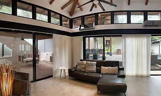 My Way Langosta Beach House