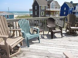 The Baited Hook 4 Bedroom Cottage by RedAwning