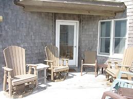 The Baited Hook 4 Bedroom Cottage by RedAwning