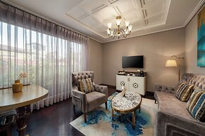 Peridot Grand Luxury Boutique Hotel