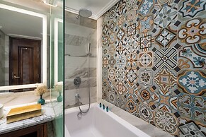 Peridot Grand Luxury Boutique Hotel