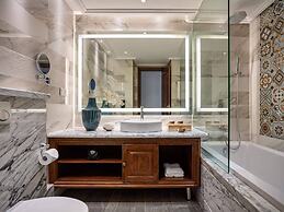 Peridot Grand Luxury Boutique Hotel