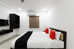 Capital O 63727 Mythri Hotel