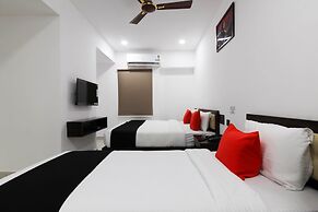 Capital O 63727 Mythri Hotel
