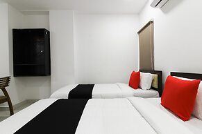 Capital O 63727 Mythri Hotel
