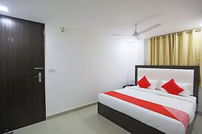 OYO 48664 White House